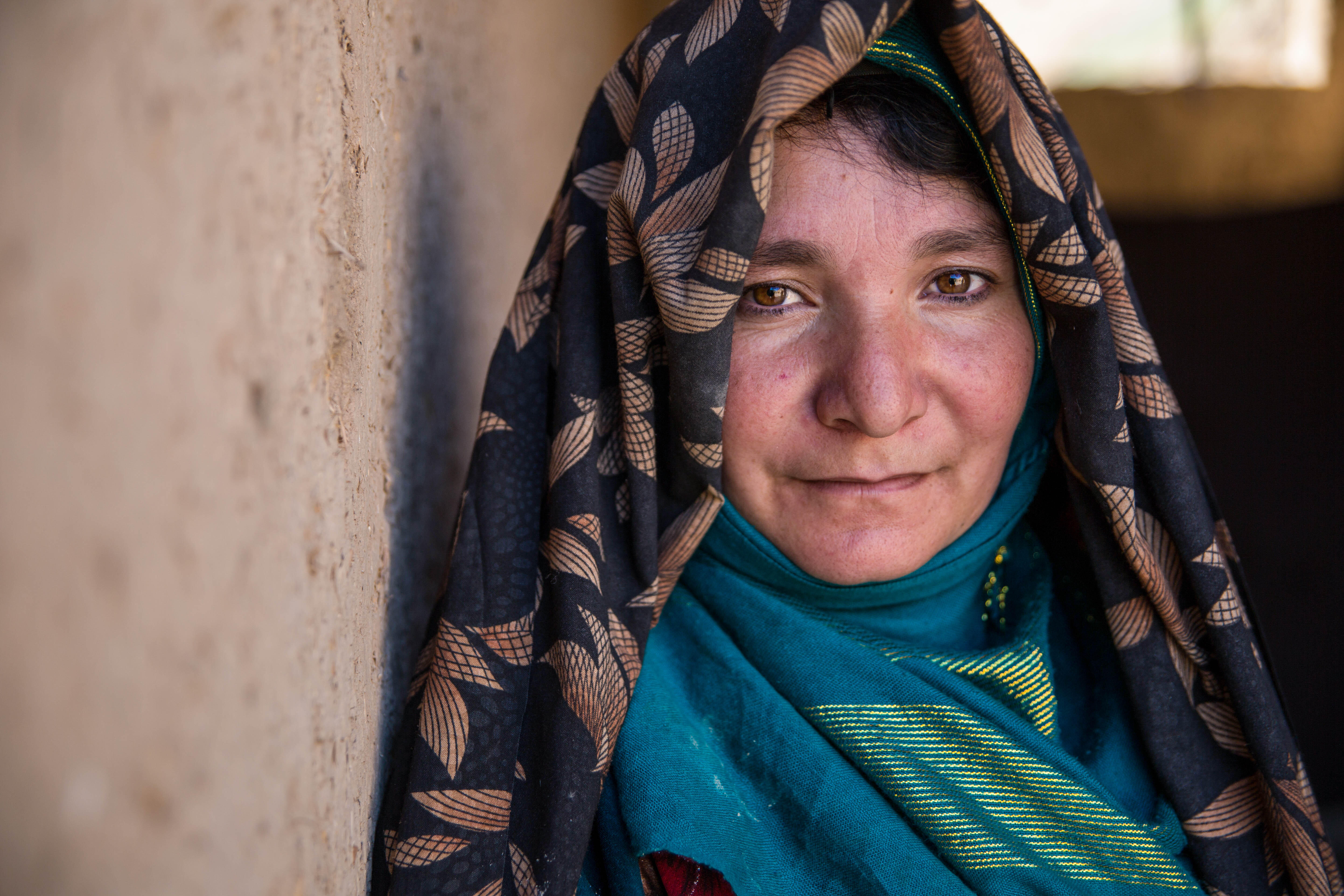 Afghan woman supported by the IRC