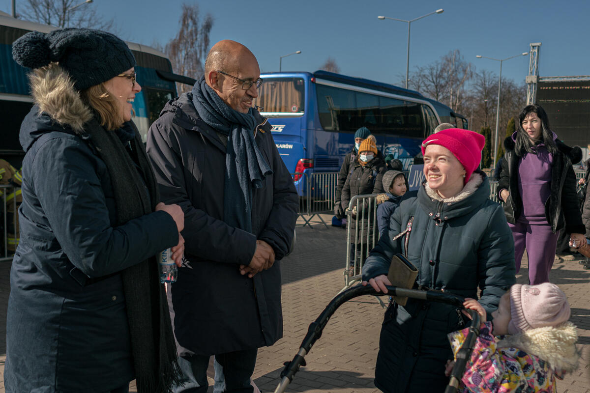 Harlem Désir, the IRC's senior vice president in Europe, visits the Polish border with Ukraine to meet with refugee families who had fled the conflict.